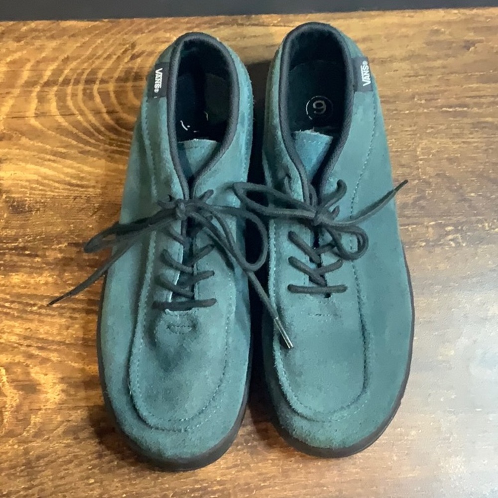 Like New VANS Suede Dk. Green with black soles. Size 9